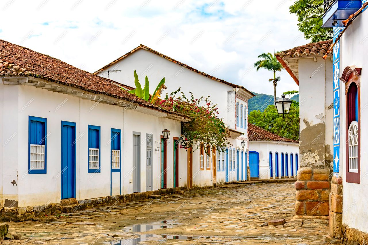 Paraty, Rio de Janeiro: Rua de Paralelepípedos e Casas Coloniais Encantadoras