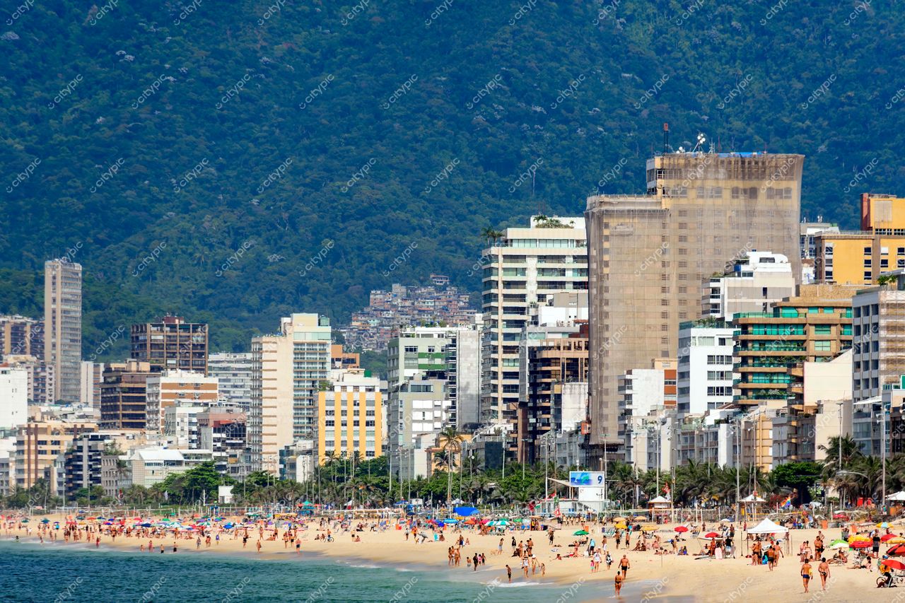 Praia de Ipanema, Rio de Janeiro: Um dia ensolarado na cidade maravilhosa