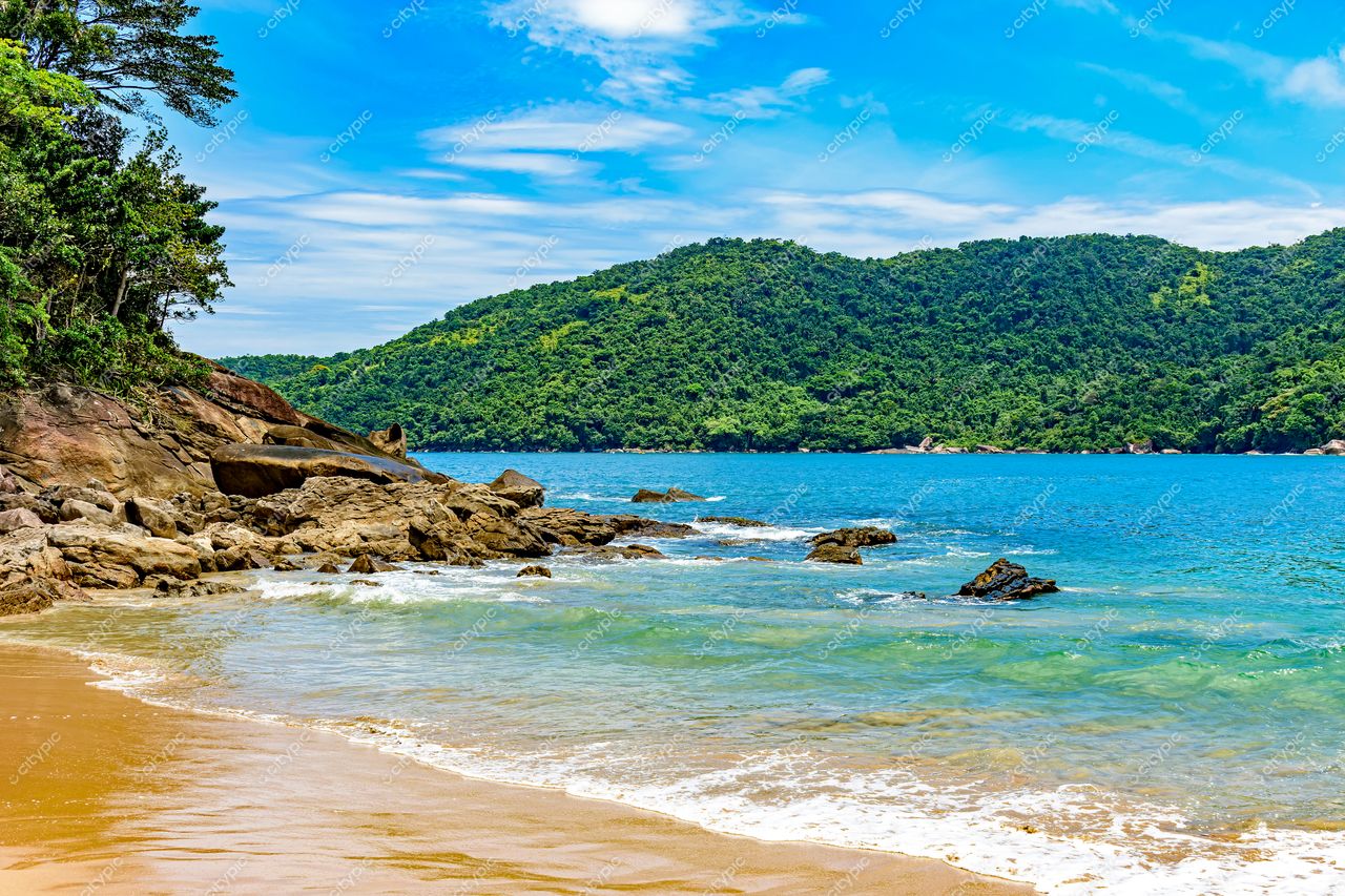 Trindade, Paraty: Um Paraíso Tropical de Areias Douradas e Águas Cristalinas