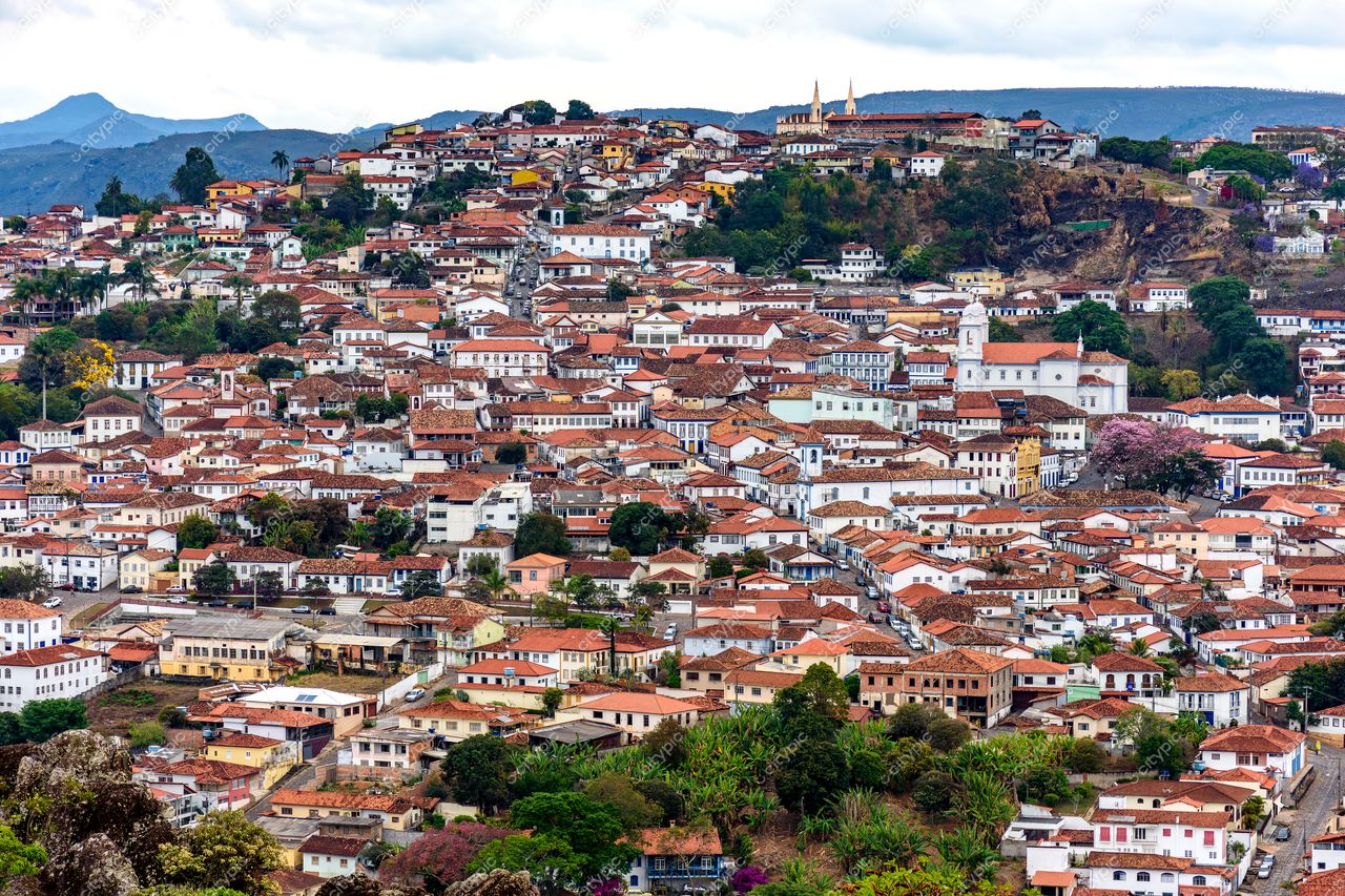 Diamantina, Minas Gerais: Vista panorâmica da cidade colonial nas montanhas
