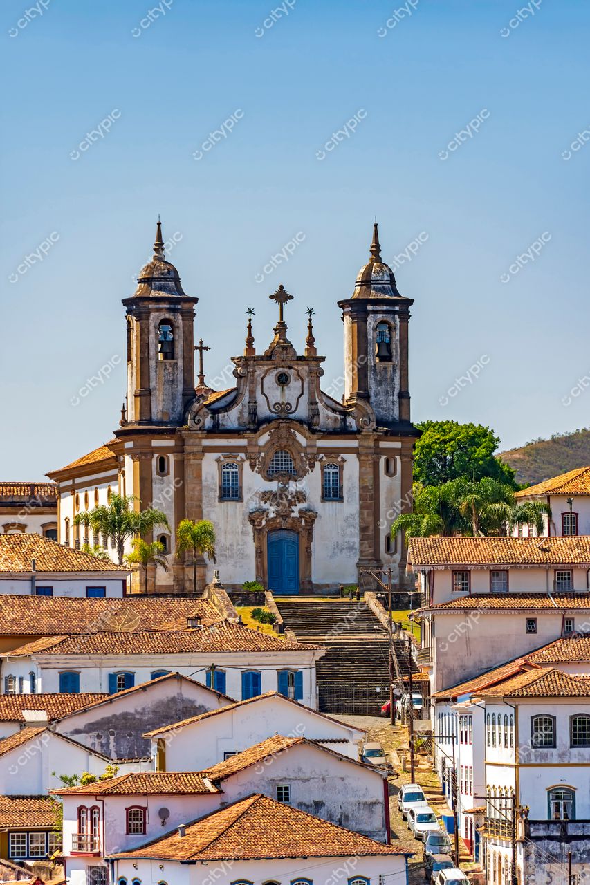 Ouro Preto, Minas Gerais: A majestosa Igreja São Francisco de Assis e seu entorno histórico