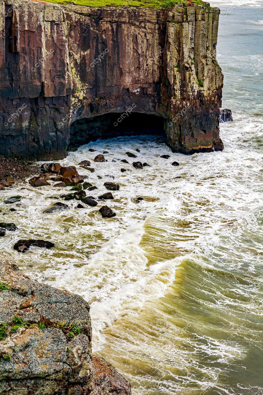 Torres, Rio Grande do Sul, Brasil: Arco Natural e Pedras na Costa Selvagem