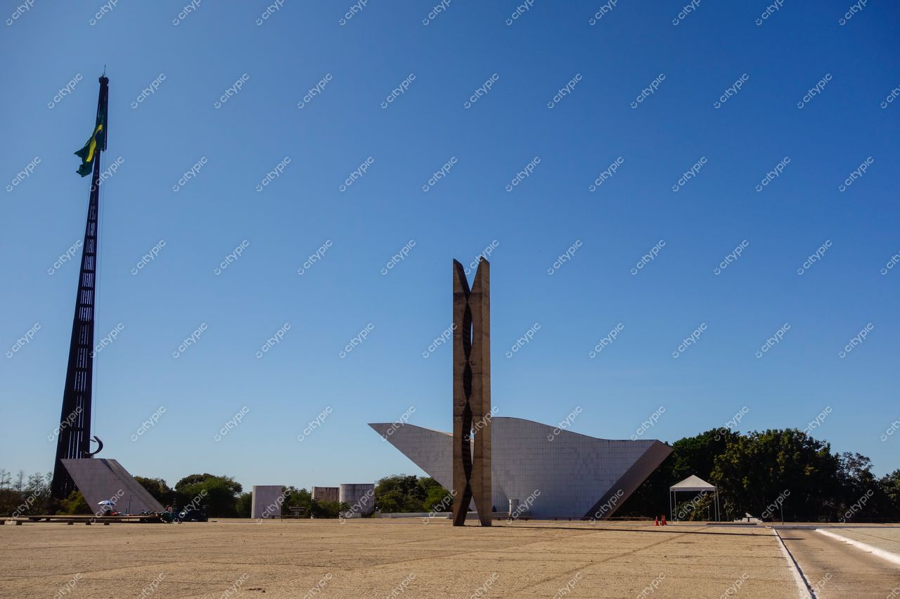 Brasília: Monumentalidade e Modernidade sob o Céu Azul do Distrito Federal