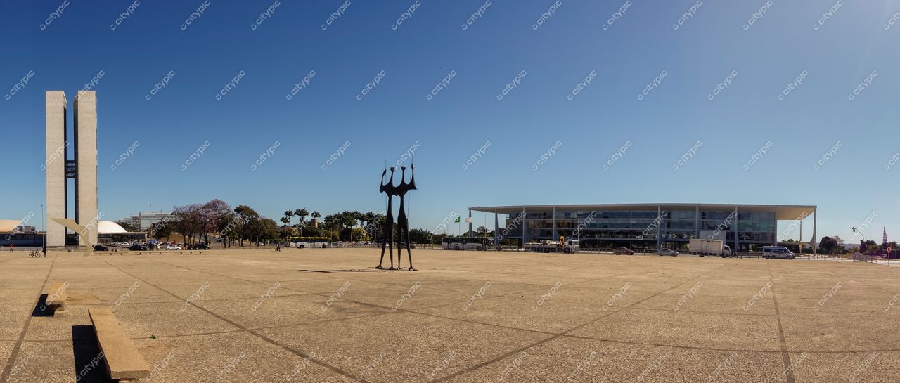 Brasília: União e Força na Praça dos Três Poderes