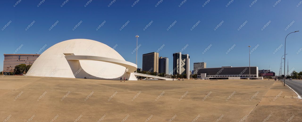 Brasília: Palácio da Alvorada em meio à modernidade e natureza harmoniosa