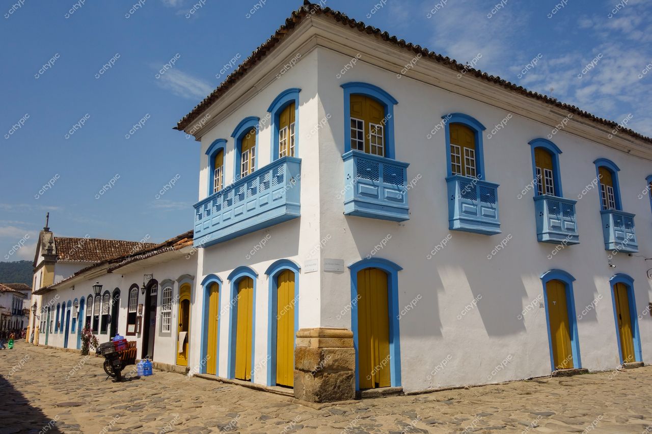 Paraty, Rio de Janeiro: A beleza colonial em tons de amarelo e azul