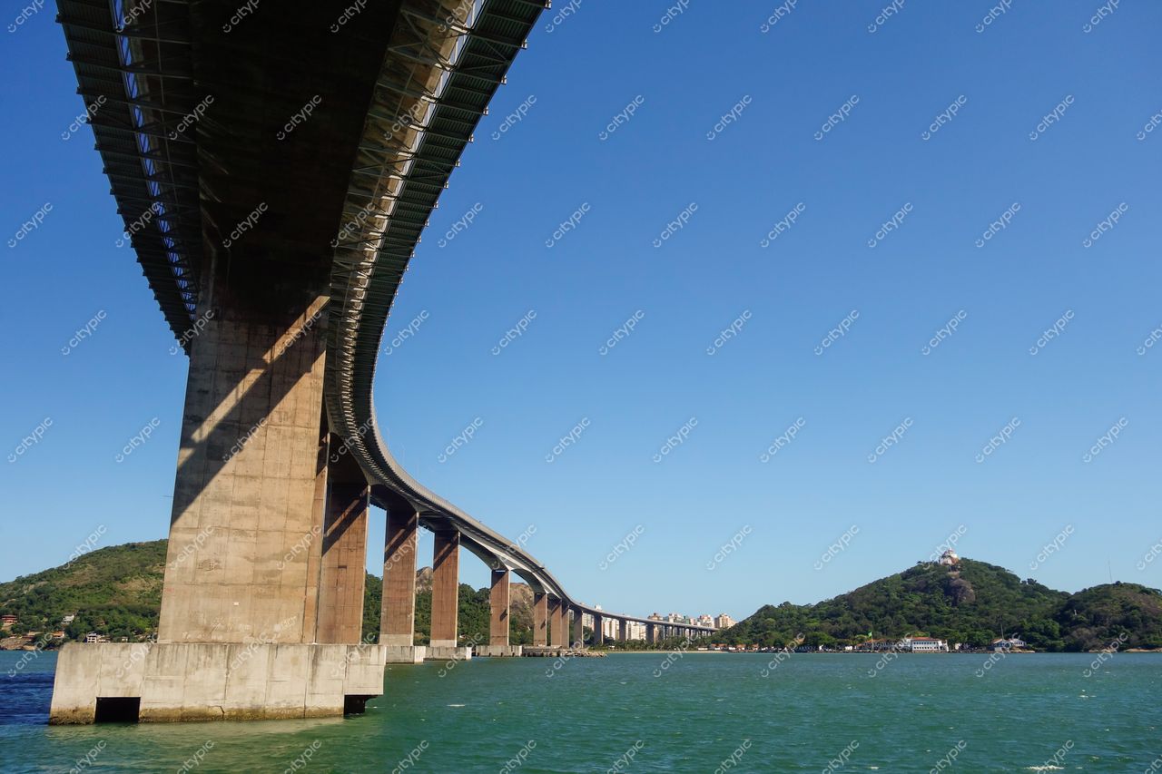 Vitória, Espírito Santo: A majestosa ponte sobre as águas – Explorando a arquitetura e paisagens do Brasil