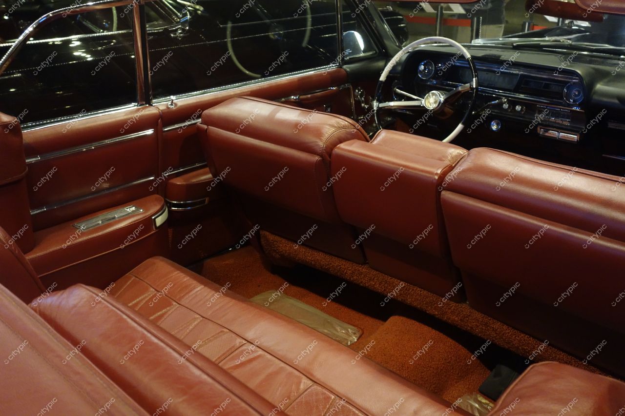 Pomerode, Santa Catarina, Brasil: Interior elegante de um carro clássico vintage