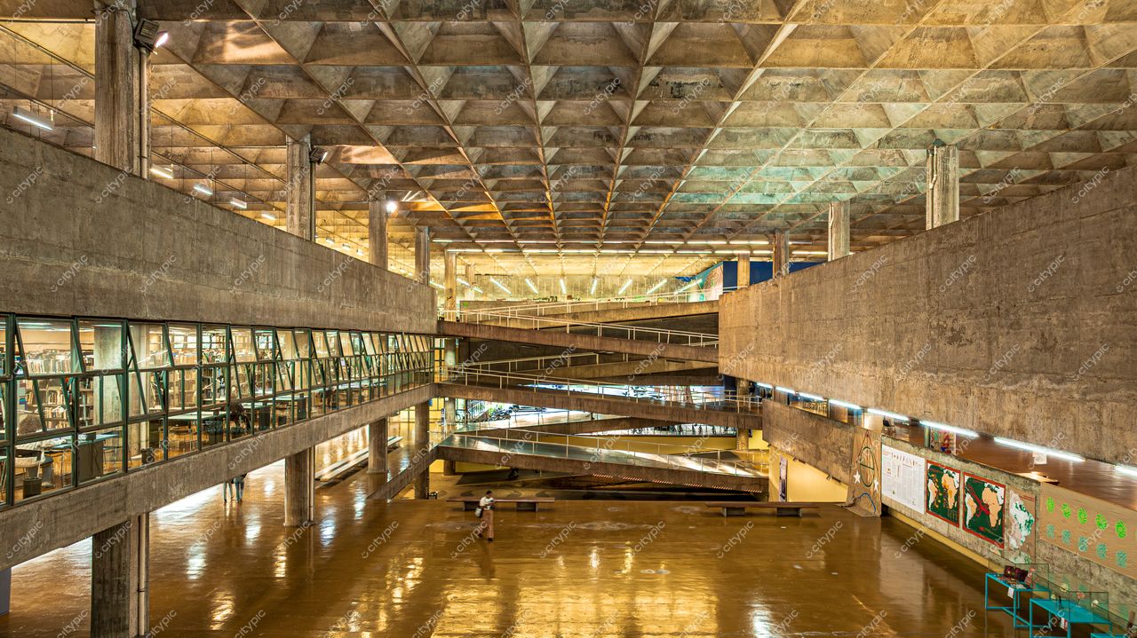 São Paulo, Brasil: Interior contemporâneo com design minimalista e vibrante