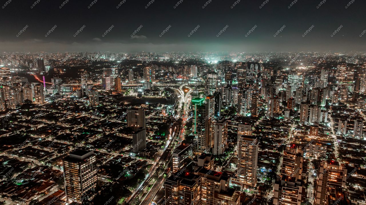 São Paulo, Brasil: A Metrópole que Nunca Dorme